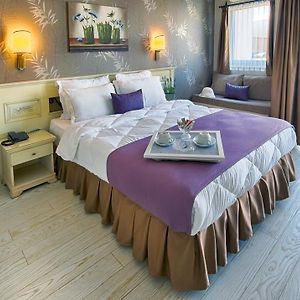 Standard Zimmer mit Kingsize-Bett